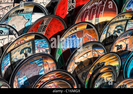 Assiettes peintes, marché Masaï, centre-ville Banque D'Images