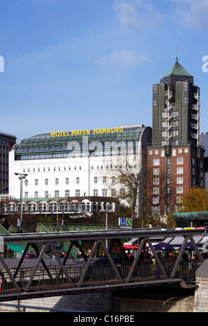 Hotel Hafen Hamburg St Pauli à l'Piers dans le port de Hambourg, Allemagne, Europe Banque D'Images