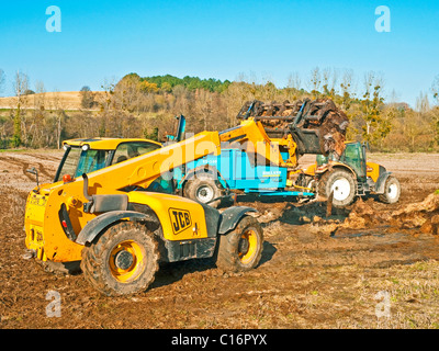 Chargeur télescopique JCB tracteur et épandeur de fumier - France. Banque D'Images