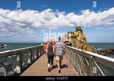 Virgin sur le rocher de Biarritz, France Banque D'Images