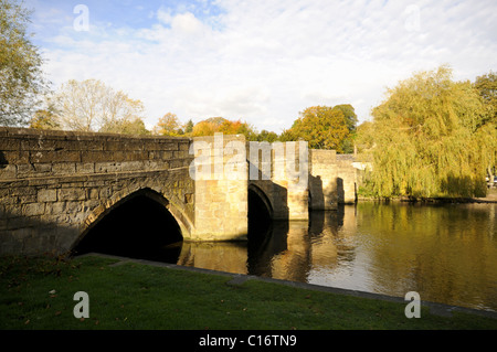 Pont sur la rivière Wye de Bakewell - Peak District Banque D'Images