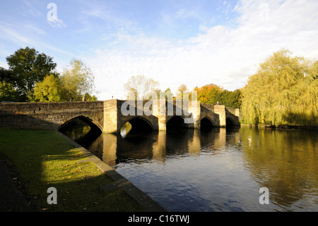 Pont sur la rivière Wye de Bakewell - Peak District Banque D'Images