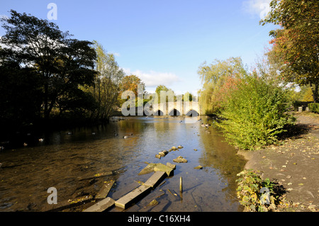 Pont sur la rivière Wye de Bakewell - Peak District Banque D'Images