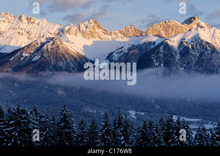 Vallée de Leutasch près de Seefeld, gamme Wetterstein, Tyrol, Autriche, Europe Banque D'Images