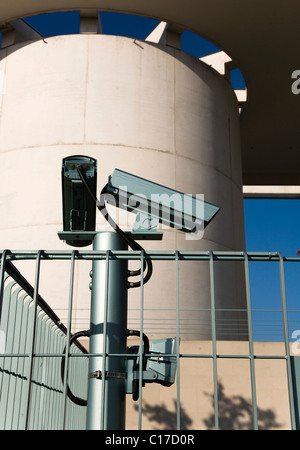 Caméras de surveillance sur l'arrière de la chancellerie fédérale à Berlin Mitte, Germany, Europe Banque D'Images