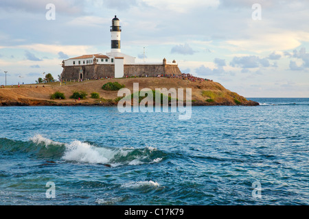 Le Farol de Barra (Phare), Forte de Santo Antonio da Barra, Salvador, Brésil Banque D'Images