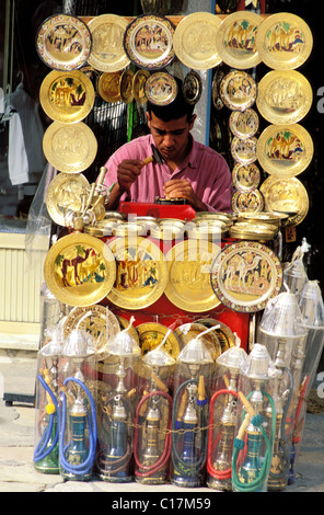 La Tunisie, côte est, Sousse, travail du cuir Banque D'Images