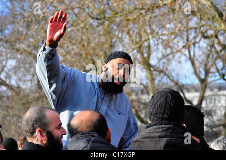 L'homme islamique une conférence à l'espace conférenciers dans Hyde Park, London, England, UK Banque D'Images