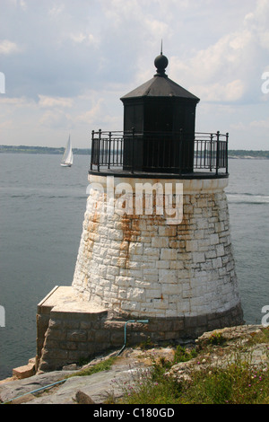 Castle Hill Phare est situé sur la baie de Narragansett à Newport, Rhode Island. Banque D'Images