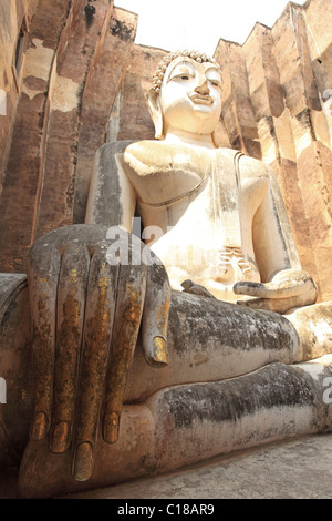 Sukhothai en Thaïlande, giant, Bouddha, Banque D'Images