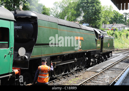 N° 34007 Bulleid Pacifique Wadebridge sur le milieu Hants Railway, England, UK Banque D'Images