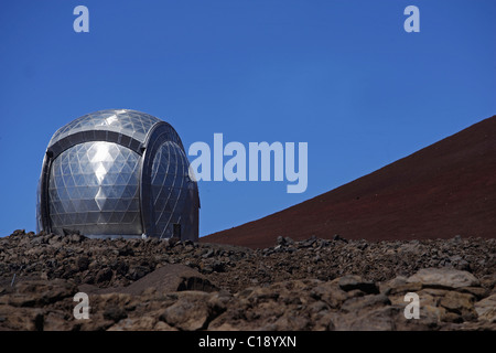 Caltech Submillimeter Observatory, CSO, radio telescope près du sommet du volcan éteint Mauna Kea, Hawaii, USA Banque D'Images