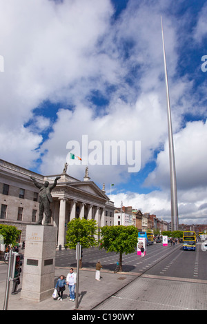 Sculpture de Jim Larkin Spire Monument et bureau de poste principal O'Connell St Street Centre-ville Dublin Ireland Irlande République d'Irlande E Banque D'Images