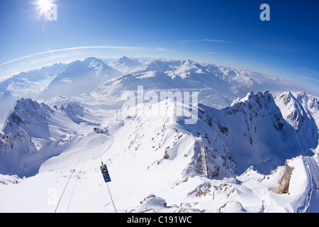 Vue du sommet du Valluga à St Saint Anton am Arlberg En hiver neige Alpes autrichiennes Autriche Europe Banque D'Images