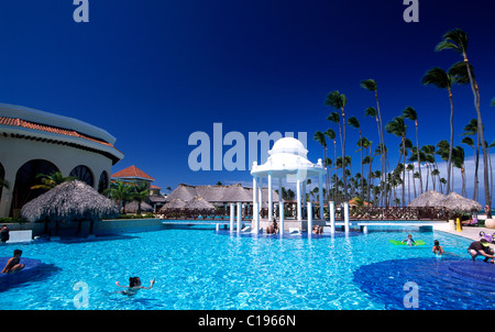 Piscine, Paradisus Palma Real Hotel à Playa Bavaro, Punta Cana, République dominicaine, Caraïbes Banque D'Images