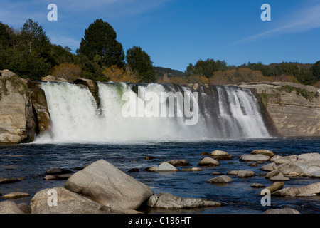 Maruia Springs cascade dans Lewis Pass, Canterbury, île du Sud, Nouvelle-Zélande Banque D'Images