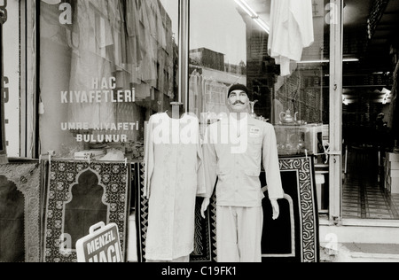 La photographie de voyage - Scène de rue de mannequins de mode boutique à Istanbul en Turquie au Moyen-Orient. Style de vie consommation Banque D'Images