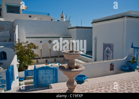 La Tunisie, Sidi Bou Saïd, Cour sur le toit Banque D'Images