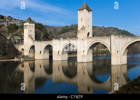 Le Pont Valentre médiévale sur la rivière Lot, Cahors, Lot, France Banque D'Images