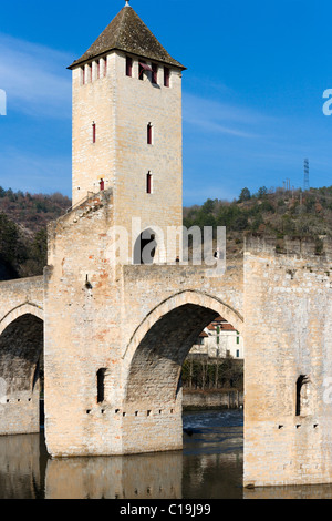 Le Pont Valentre médiévale sur la rivière Lot, Cahors, Lot, France Banque D'Images