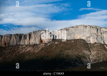 Falaise près de Trem en Pyrénées Catalanes Espagne Banque D'Images