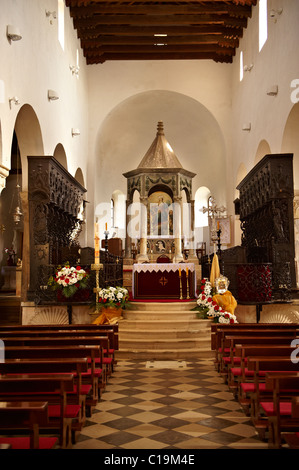 Intérieur de la cathédrale St Mary the Great (Crkva svete Marije Velike). L''île de Rab, Craotia Banque D'Images