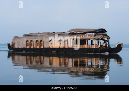 Péniche plusieur bateaux dans une lagune, Kerala Backwaters, Alleppey Alappuzha, District, Kerala, Inde Banque D'Images
