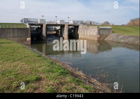 Leigh barrage de protection contre les inondations sur la rivière Medway Banque D'Images