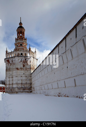 Tower) et le mur de défense de la Sainte Trinité-Serge Lavra Banque D'Images