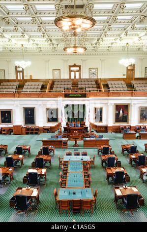 AUSTIN, Texas - l'intérieur de la salle du Sénat de l'Assemblée législative de l'État du Texas à l'intérieur du Texas State Captiol à Austin, au Texas. Le Sénat comprend 31 membres. Banque D'Images