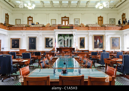 AUSTIN, Texas, États-Unis — intérieur de la chambre du Sénat de l'Assemblée législative de l'État du Texas à l'intérieur du Captiol de l'État du Texas à Austin, au Texas. Le Sénat est composé de 31 membres. Banque D'Images