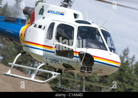 Gendarmerie royale du Canada (GRC) AS 350B3 Ecureuil (écureuil) également connu sous le nom d'ASTAR. Kelowna BC, Canada Banque D'Images