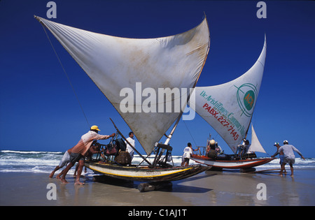 Brasil, l'État de Ceara, Morro Branco, Jangadas Banque D'Images