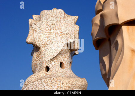 Cheminée. Maison Milá par Gaudi. Barcelone. L'Espagne. Banque D'Images