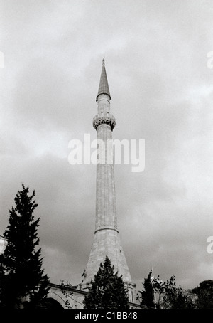 Un minaret de la Sainte-sophie Sainte-sophie dans Sultanahmet à Istanbul en Turquie Moyen-Orient Asie. L'histoire de l'Islam mosquée musulmane turque Sky Travel Banque D'Images