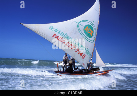 Le Brésil, l'État de Ceara, Jangadas à Morro Branco Banque D'Images