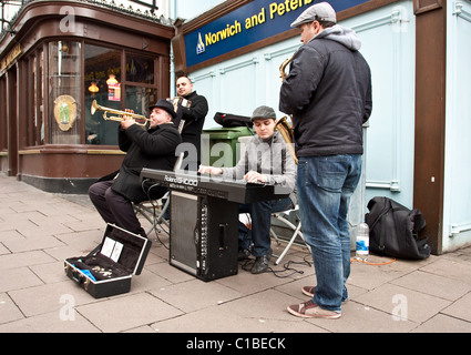 Street band à Bury St Edmunds Banque D'Images