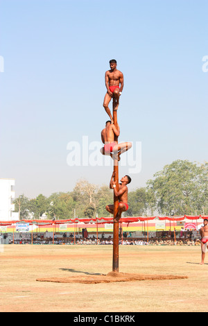 Mallakhamb ou Malkhamb, un sport traditionnel indien de Maharashtra state Banque D'Images