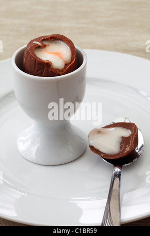 Cadburys crème chocolat Egg Banque D'Images