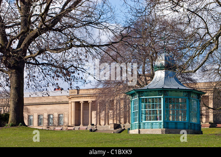 Weston Park Museum et Kiosque à Sheffield Banque D'Images