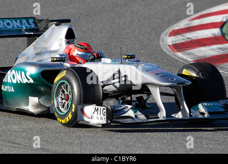 Michael Schumacher au volant de la Mercedes GP Petronas 2011 voiture de Formule 1 circuit de Montmelo à Barcelone, 18.2.11 Banque D'Images