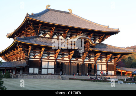 Grande salle du Bouddha, Daibutsu-Den, Temple Todai Ji, Nara, Honshu, Japon. Banque D'Images