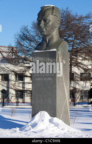 Statue du cosmonaute russe/soviétique Pavel Ivanovitch Belyayev (1925-1970) à l'Allée des cosmonautes dans la région de Moscou, Russie Banque D'Images