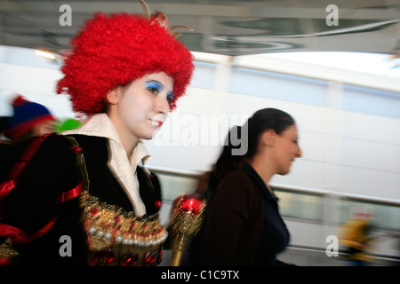 Des gens habillés comme des personnages de cosplay à romics trade show à Rome 2010 Banque D'Images