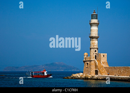 Le Port de Chania Crète Grèce Europe phare Banque D'Images