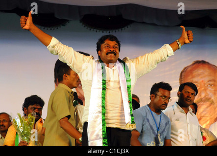 Super star de l'Inde du sud, de l'industrie de films Telugu acteur devenu politicien Chiranjeevi, président parti Rajyam Praja (PRP) Banque D'Images