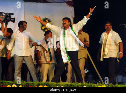 Super star de l'Inde du sud, de l'industrie de films Telugu acteur devenu politicien Chiranjeevi, président parti Rajyam Praja (PRP) Banque D'Images