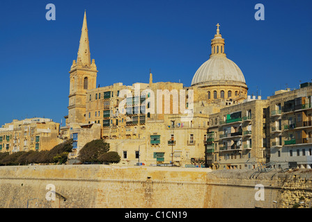 St Paul's Anglican et le Notre Dame du Mont Carmel - La Valette Banque D'Images