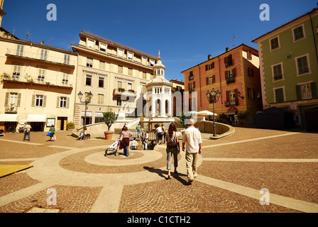 'La Fontaine' bollente Acqui Terme , carré les antiques thermes, Piémont , Italie. Banque D'Images