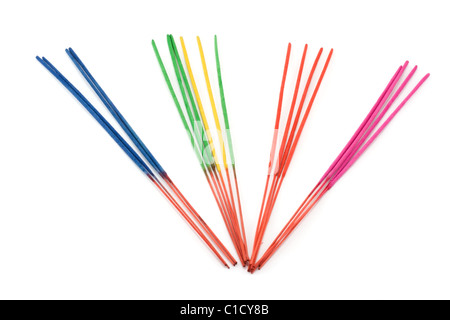 Bâtonnets aromatiques, disposit couleur sur fond blanc Banque D'Images